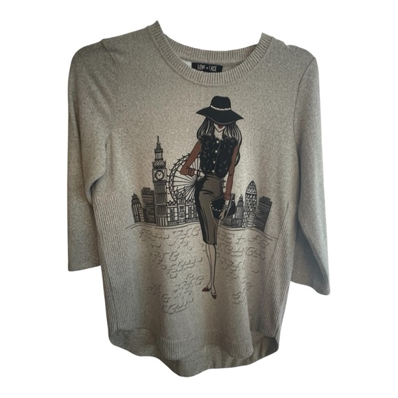 love + lace Sweaters - Gray Crew Neck Sweater with Cityscape Graphic